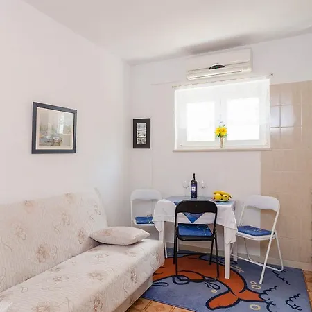 One-bedroom In Iv * Orebić