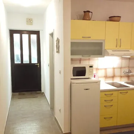One-bedroom In Iv * Orebić